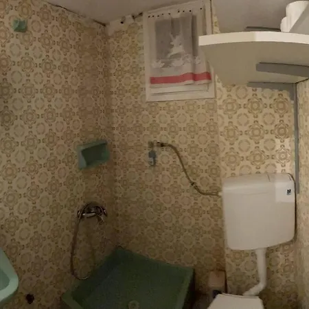 δίπλα στην παραλία